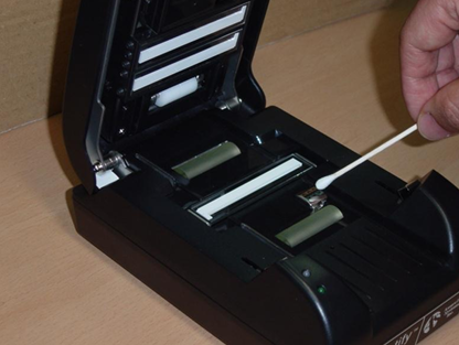 Cleaning magnetic stripe ID150